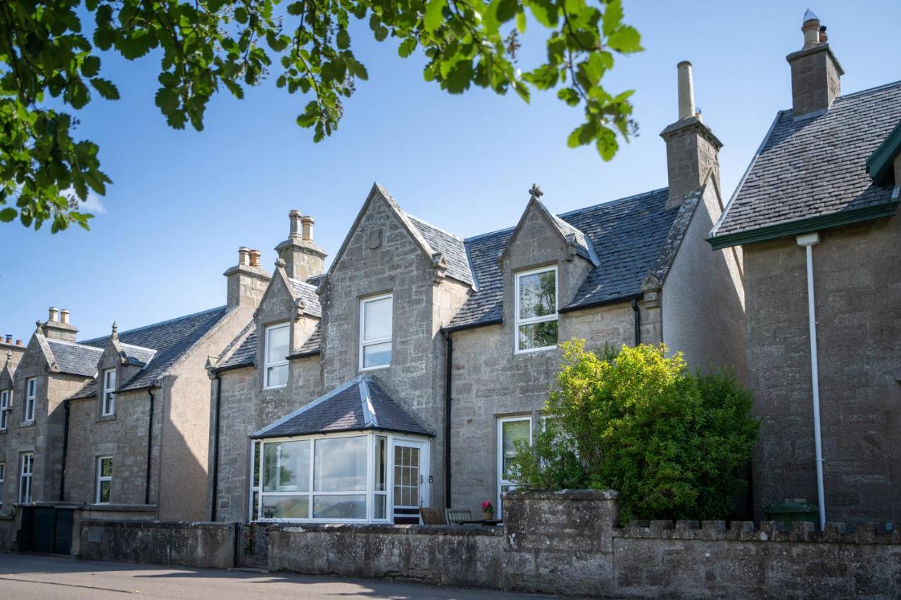 Seaview House - A Traditional Home By The Beach Nairn Exterior foto